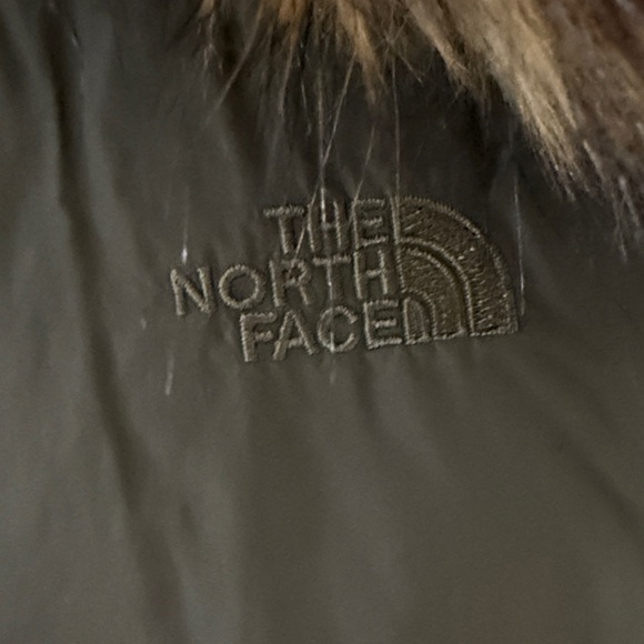 The North Face Women's Olive Puffer Jacket with Faux Fur Trim - Picture 3 of 6